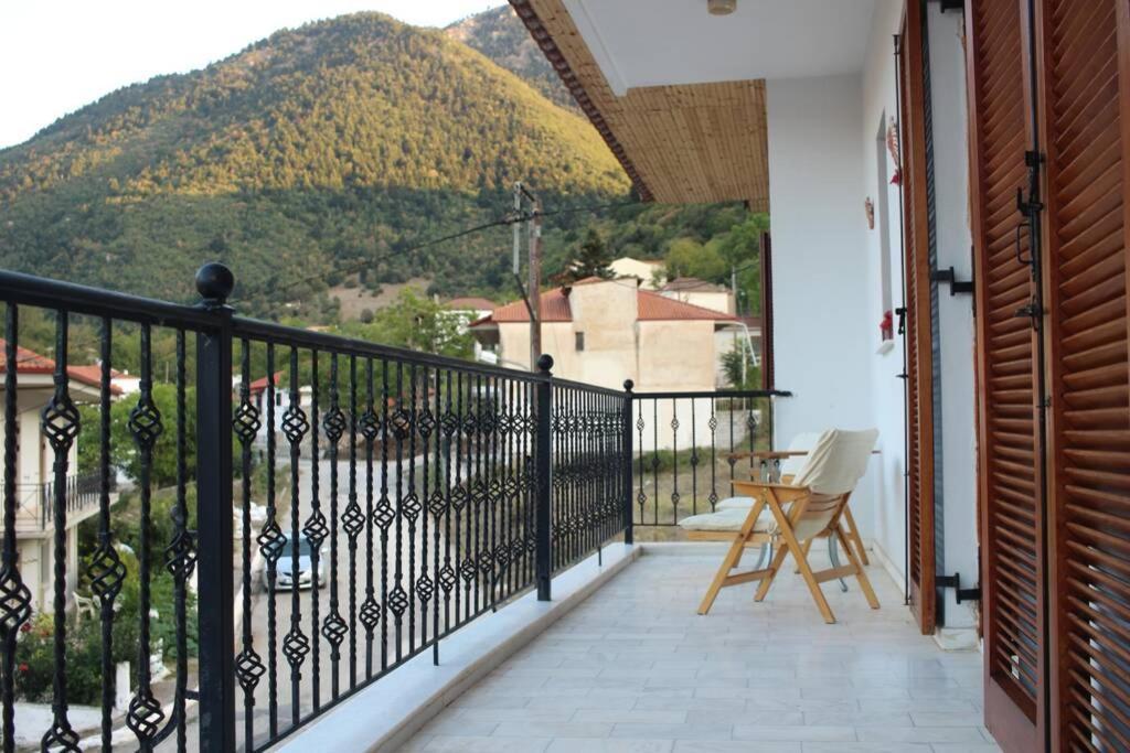 Velia Guesthouse Калаврита Экстерьер фото
