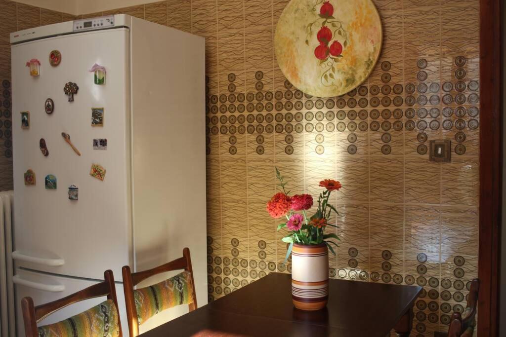 Velia Guesthouse Калаврита Экстерьер фото